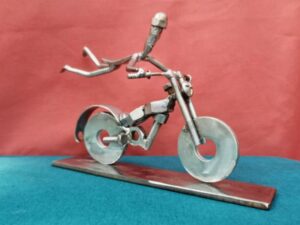 Le motard qui s'envole